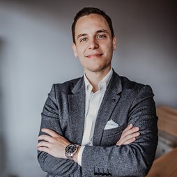 OVB Hollósi Viktor OVB Hollósi Viktor